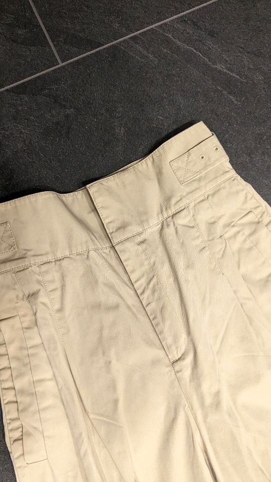 &Other Stories Chino High Waist Hose in Reiskirchen