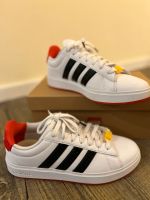 Neuwertige Adidas Sneaker Lego Gr. 41 1/3 Dresden - Klotzsche Vorschau