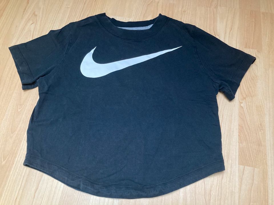 Nike Shirt Gr. M etwas bauchfrei schwarz in Rheinland-Pfalz - Landau in der  Pfalz | eBay Kleinanzeigen ist jetzt Kleinanzeigen