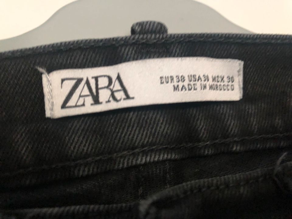 Zara Slim Jeans US 30, schwarz/ Anthrazit in Eisingen