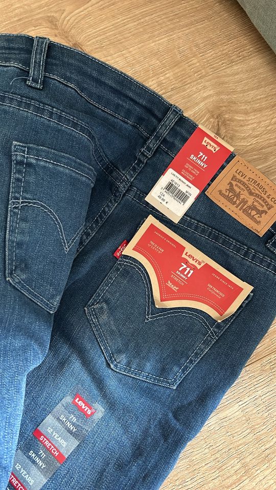 Neu Levi’s Jeans Größe 12 Jahre in Hamburg