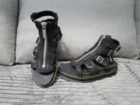 Dr. Martens Olson Gladiatorsandalen Nubuck-Leder schwarz charcoal Nordrhein-Westfalen - Dinslaken Vorschau