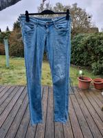 Super Sqin Jeans H&M W30 L34 hellblau super Slim Niedersachsen - Bad Bederkesa Vorschau