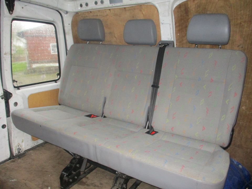 VW T5 T6 T6.1 Sitzbank Dreiersitzbank Stoff AUSTIN Caravelle Rück in Andervenne