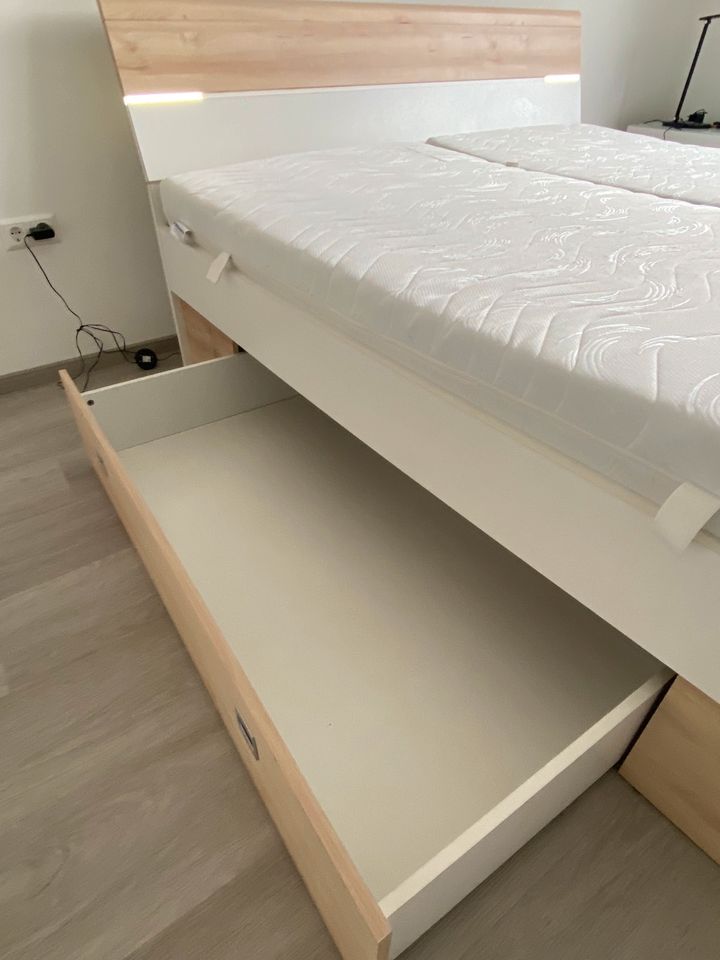 Bett (Doppelbett) modern in Gernsbach