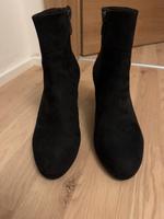 Biete NEUE ungetragene Tamaris Stiefeletten in Gr. 39, NP 69€ Kr. Passau - Passau Vorschau