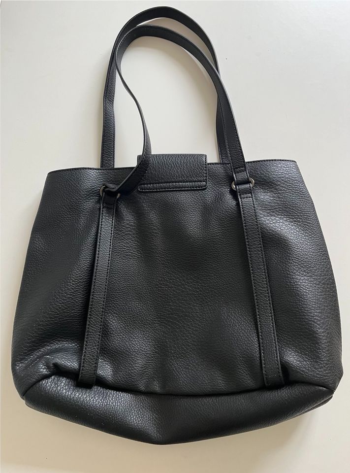 Grosse Handtasche in Schwarz von Esprit in Lübeck