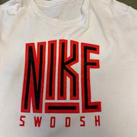 Nike Swoosh T-Shirt XL Nordrhein-Westfalen - Marl Vorschau