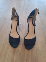 Schuhe Pumps H&M Gr. 37 Nordrhein-Westfalen - Wenden Vorschau