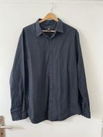 H&M Easy Iron Slim Fit Hemd in dunklem blau/schwarz mit Punkten Neuhausen-Nymphenburg - Neuhausen Vorschau