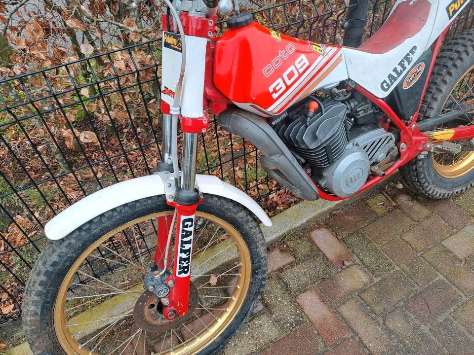 Zwei Montesa 310 und 309 honda trial trail in Emmerich am Rhein