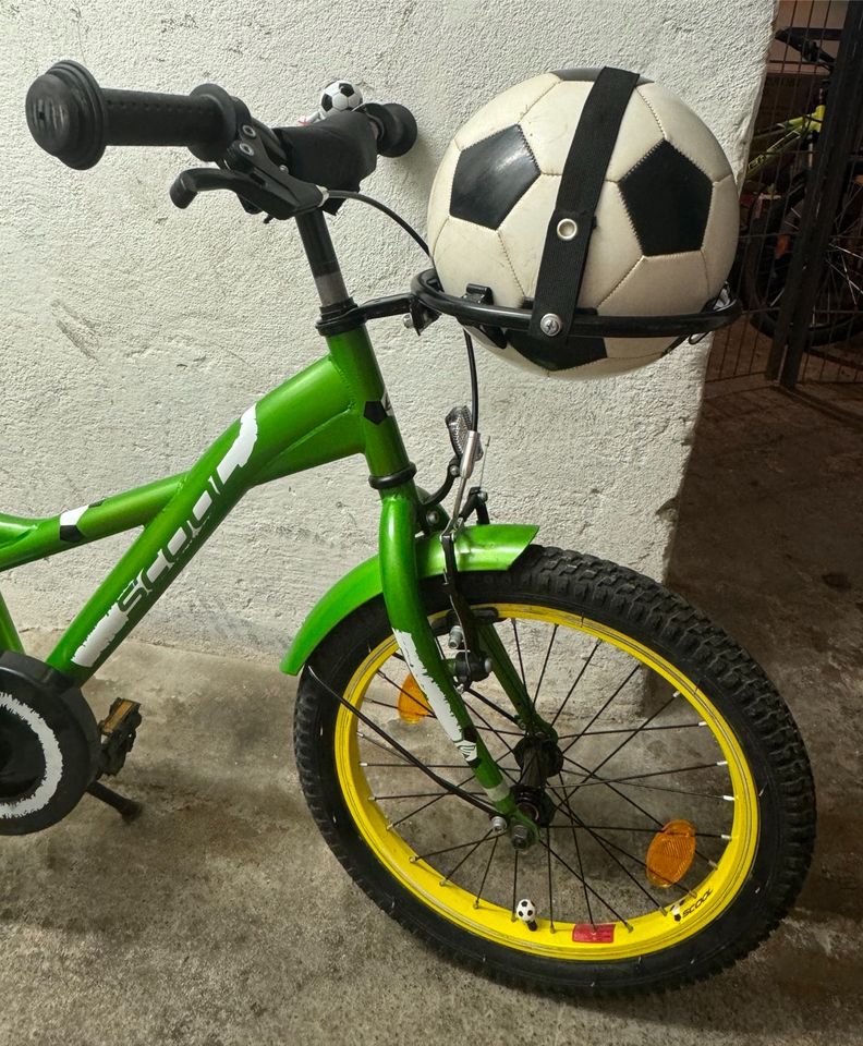 Fahrrad Scool 18 Zoll Fußball Soccer Kinderfahrrad in Dresden