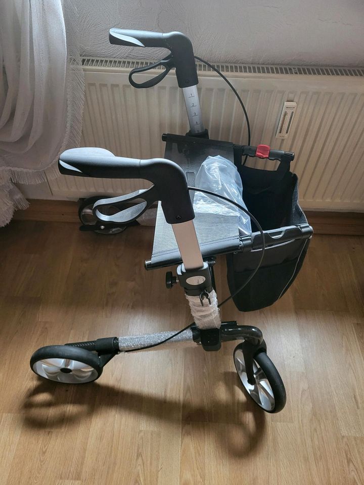 Rollator Vital Carbon plus 62/ Neu unbenutzt in Mannheim