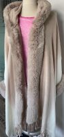 PONCHO Mantel Jacke Farbverlauf beige Gr. 42-46 Nordrhein-Westfalen - Gummersbach Vorschau