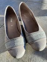 Gabor Pumps beige Wildleder Größe 39 1/2 bzw. 6,5 Hessen - Nidda Vorschau