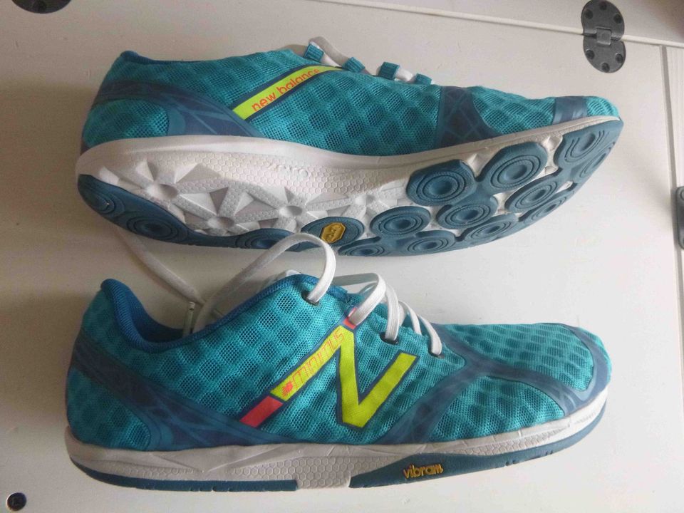 Minimalschuhe Hallenschuhe New Balance Miniumus Gr. 40,5 in Stuttgart