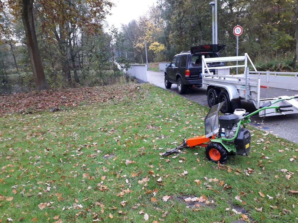 Vermiete: Agria 400 Kehrmaschine Kehrbesen Gehwegreinigung, 3400 in Hamburg