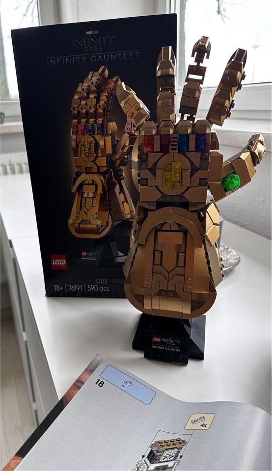 Lego Infinity Handschuh Marvel in Frankfurt am Main