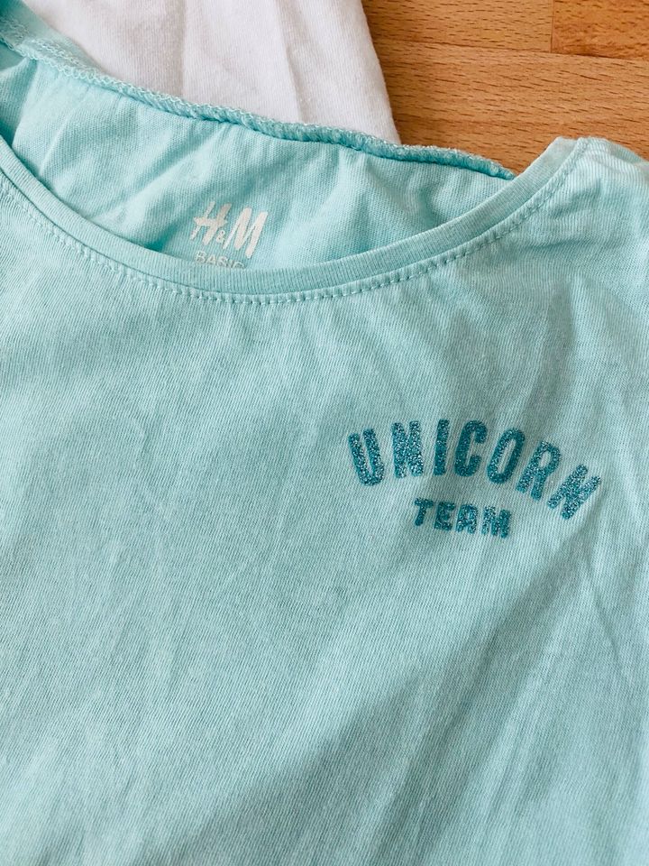 6 Tops, Unterhemden 122/128 wie neu H&M Unicorn in Berlin