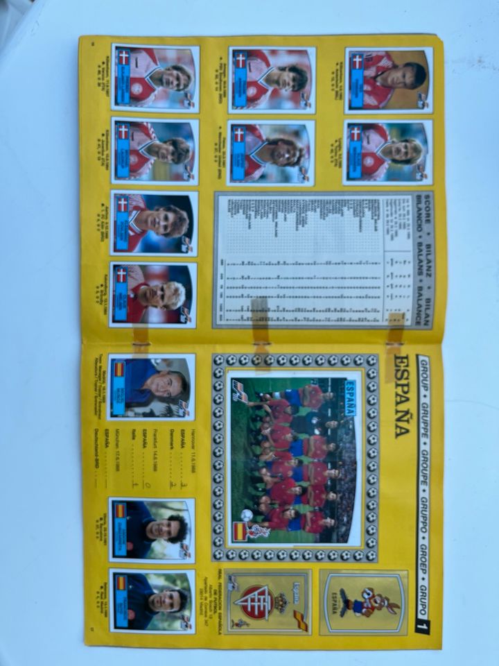 Sammelalbum der Europameisterschaft 1988 von Panini in Bad Vilbel