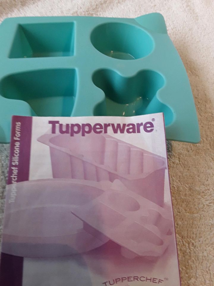 2 Silikon Formen von Tupperware, Neu in Neuhaus