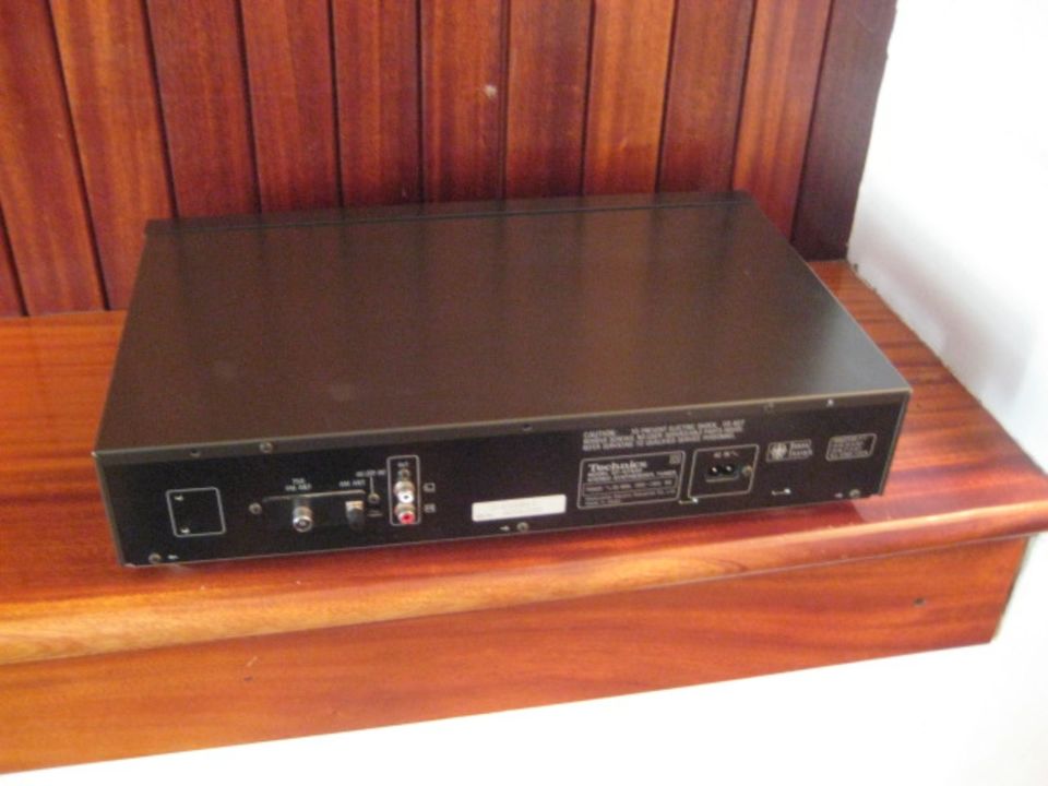 Technics ST-GT650 Stereo Synthesizer Tuner in Frankfurt (Oder)