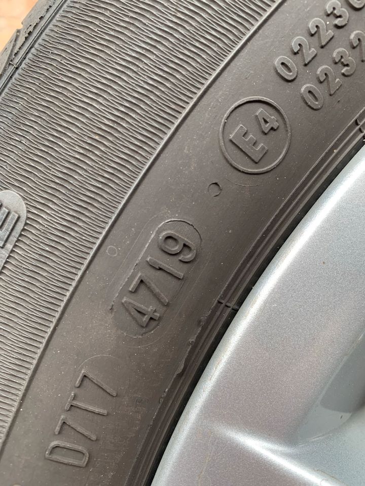 BMW 16 Zoll Felgen mit Reifen in Brüggen
