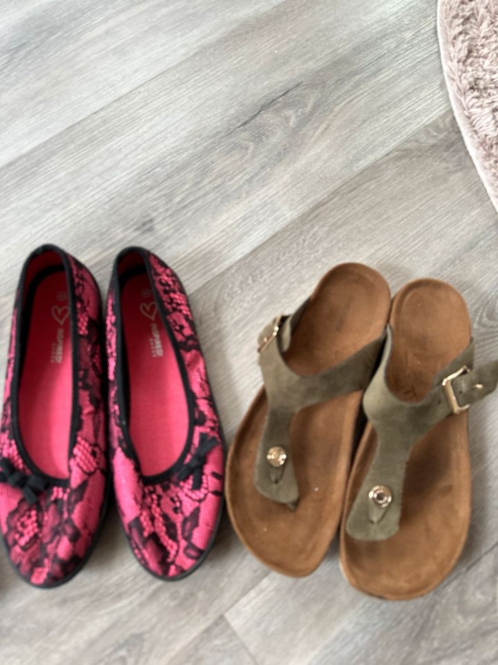 Sommer Schuhe , Crocs , Hilfiger uvm . Gr 39/40 je 3-12 Euro ❤️ in Nienburg (Weser)