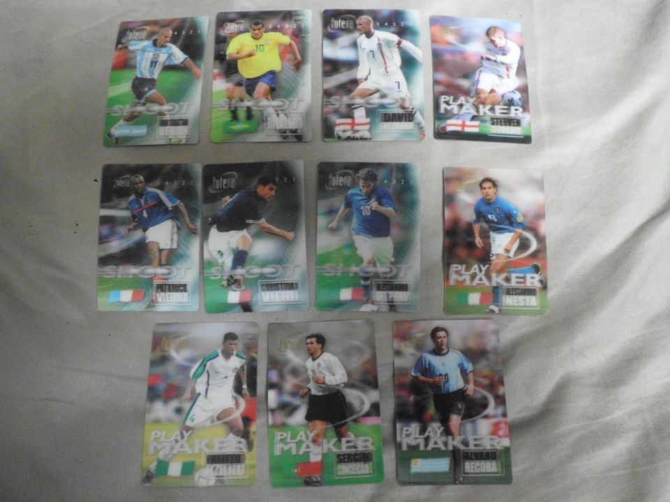 11 x Futera Fußball World Stars 3D-Trading Cards 2002, VB je Card in Velbert