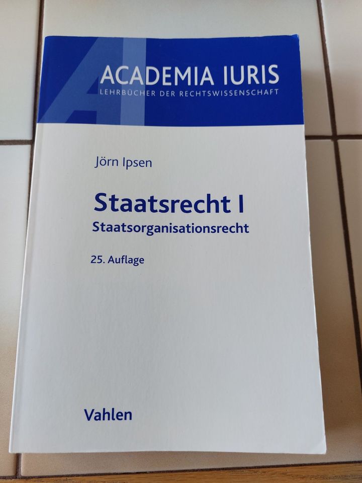 Ipsen, Staatsrecht I, 25. Auflage in Lübbecke 