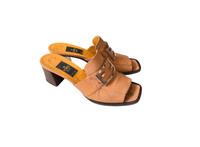 Fendi Sandalen Pumps 38,5 Beige Logo Vintage Mules Schuhe Heels Nordrhein-Westfalen - Mönchengladbach Vorschau