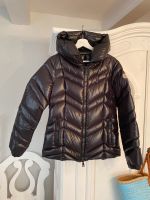 Moncler Jacke schwarz Top Zustand Größe 4♥️ Kr. München - Grünwald Vorschau