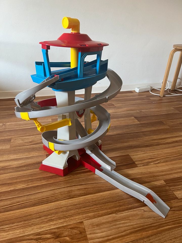 Spin Master Paw Patrol True Metal Adventure Bay Playset in Hannover