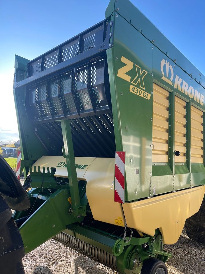 Ladewagen Silierwagen Abschieber Krone ZX 430 GL 43cbm 437 Fuhren in Westheim