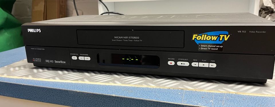 Philips VHS Recorder -HiFi Stereo - VR 752 Nicoam in Braunschweig