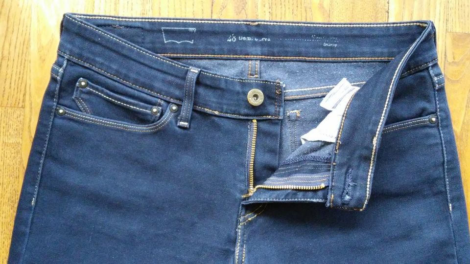 Levis Demi Curve Jeans Hose W 31 L 32 Blau Skinny in Hamburg