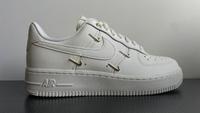 Nike WMNS Air Force 1 '07 LX 37,5 NEU gold Weiß 37 1/2 Bayern - Fürstenfeldbruck Vorschau