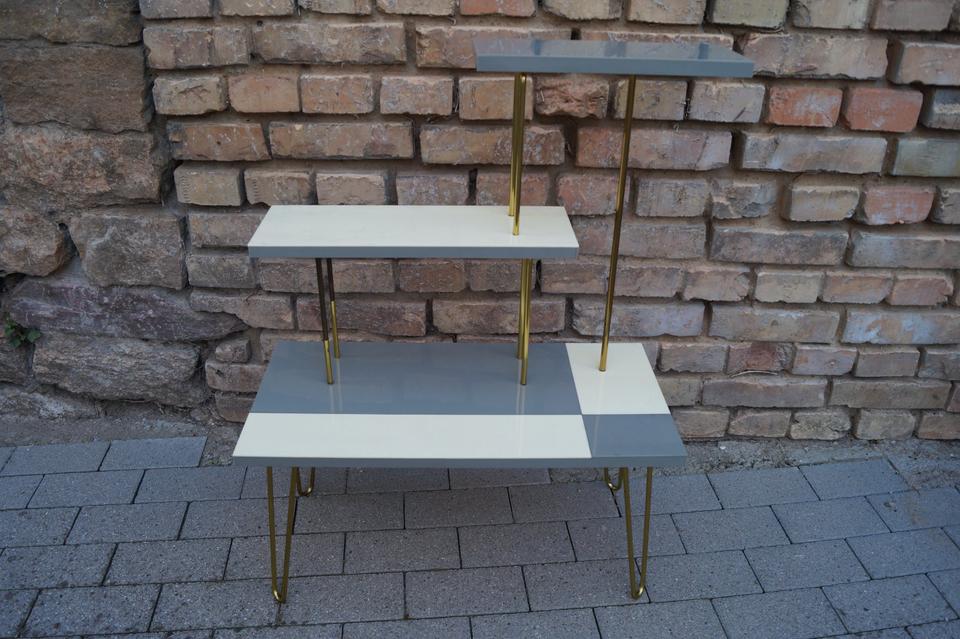 [10579] Möbel Etagere Blumen Bank Grau Weiss 50er 60er Messing in Hockenheim