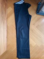 GAP Khakis Business Hose Schwarz 32x32 Obergiesing-Fasangarten - Obergiesing Vorschau