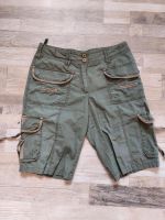 Hose / Shorts khakigrün Gr. 40/42 Niedersachsen - Uslar Vorschau