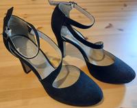 ungetragene High Heels in schwarz von s.Oliver, Größe 38 Baden-Württemberg - Bad Mergentheim Vorschau