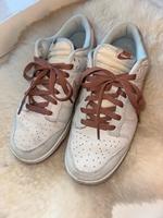 Nike Dunk Low “Fossil Rose” | Größe 42 | Top Zustand | NP 125 € Nordrhein-Westfalen - Neunkirchen-Seelscheid Vorschau
