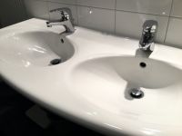 Doppelwaschbecken weiß, Villeroy & Boch, mit Armaturen u. spielge Baden-Württemberg - Bad Dürrheim Vorschau
