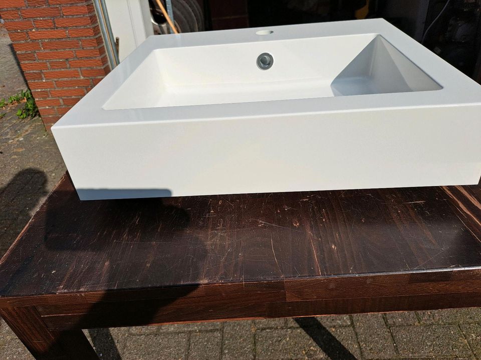 Neues Aufsatzwaschbecken in Cappeln (Oldenburg)