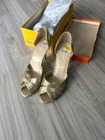 NEU Pumps High Heels Gr. 40 Köln - Porz Vorschau