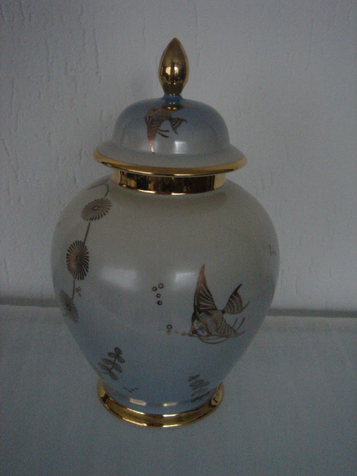 1950er Porzellan Urnenvase von Vohenstrauss mit Golddekor in Gladbeck