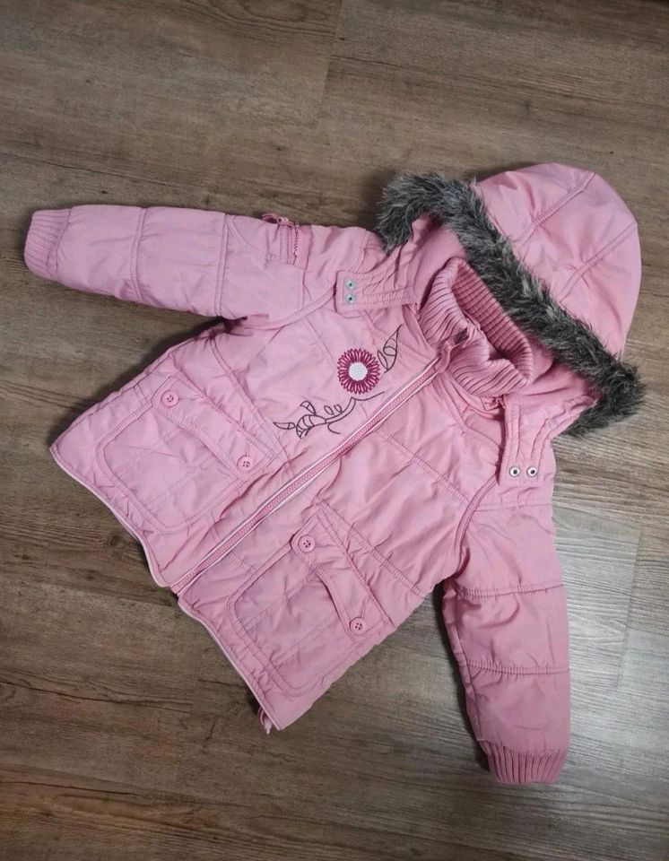 Jacke/Winterjacke für Mädchen Gr.104 von s.Oliver in Weitersborn