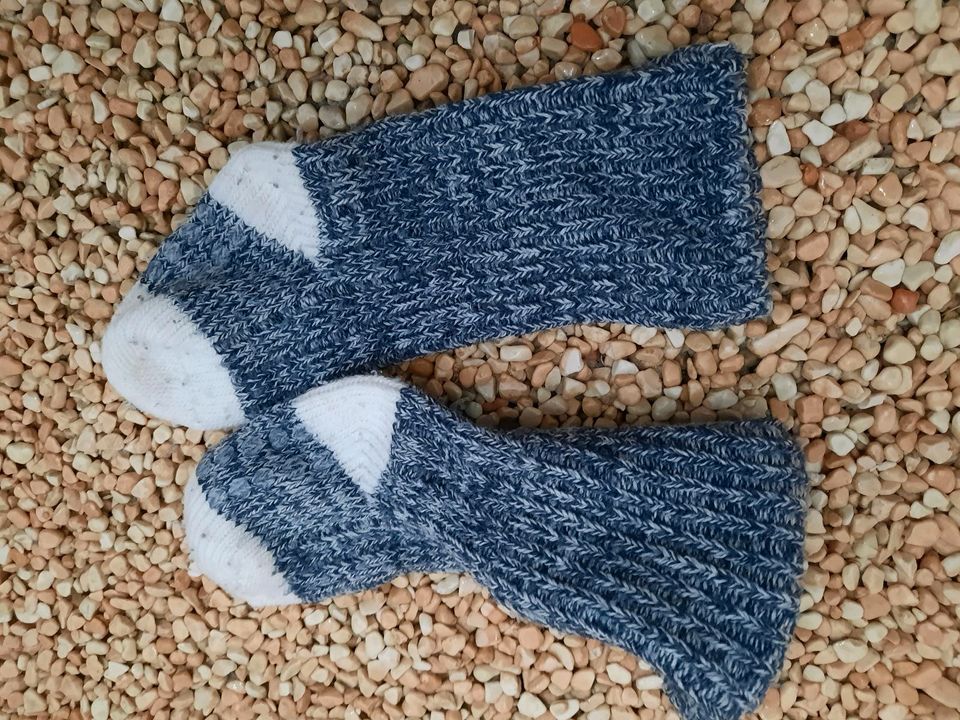 Verschiedene Socken Stoppersocken neugeborene 50 56 62 68 74 80 in Eggersdorf