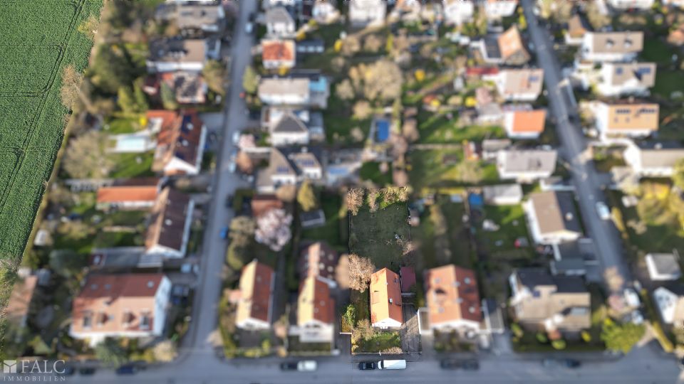 Verwirklichen Sie Ihren Traum vom Eigenheim - Baugrundstück mit Altbestand in München