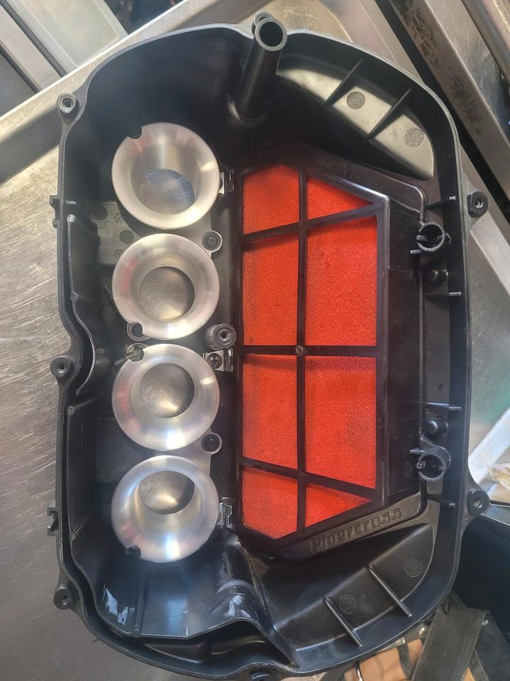 Honda CBR 600 rr PC40 Airbox mit Alutrichter in Langenfeld